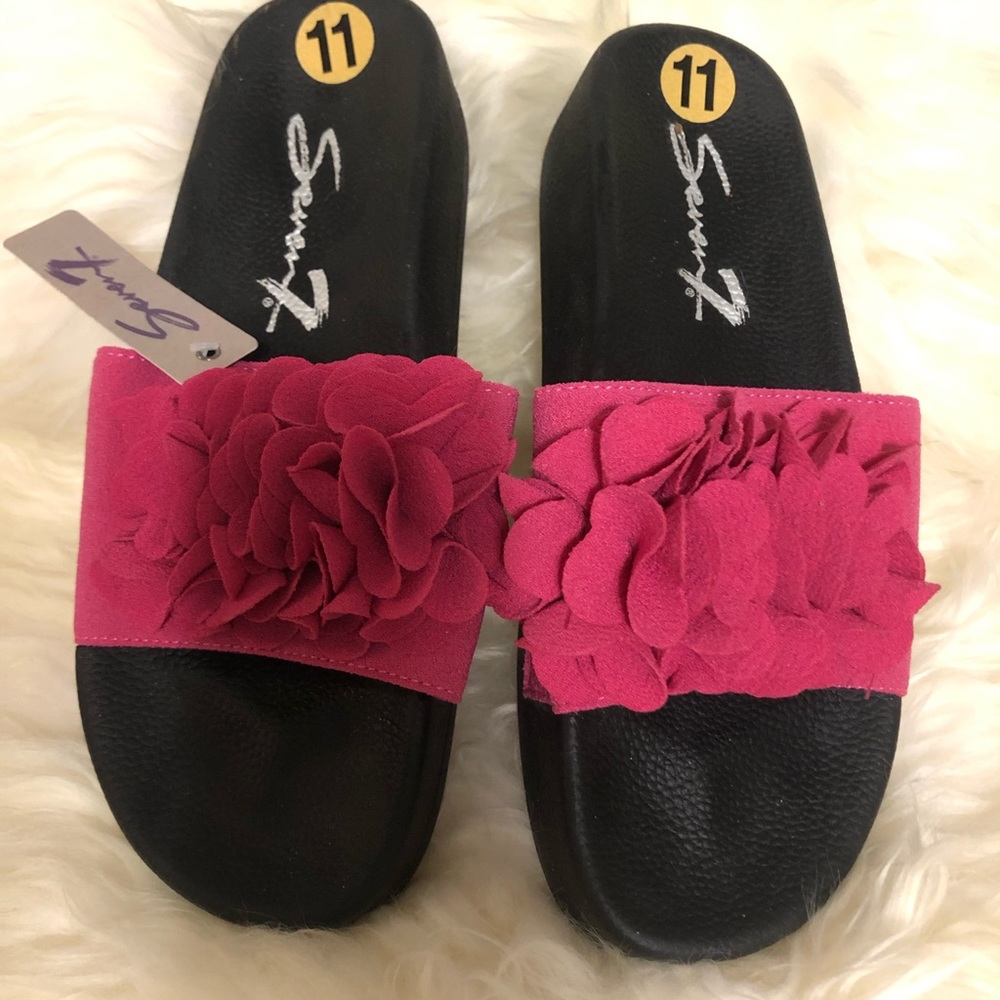 Sandals/slides